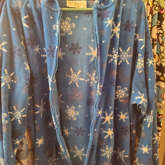 Blue Snowflake Footed Pajamas - Picture 4 of 6